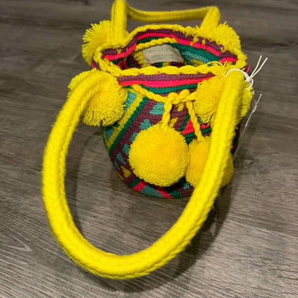 NWT CHILA COLOMBINA HANDMADE COLOMBIA  POMPOM SMALL BAG ANTHROPOLOGIE - Picture 6 of 7